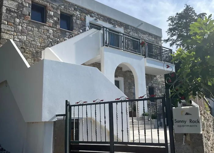 Sunny Rock 2 Apartments